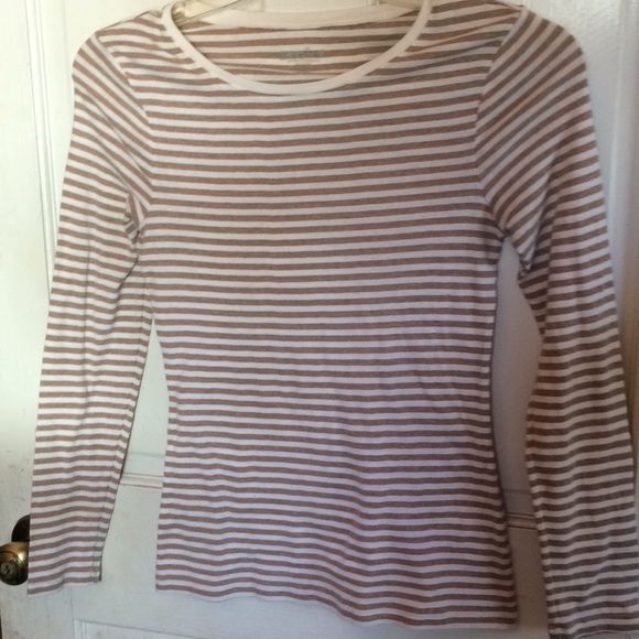 Old Navy Tops - Old Navy Perfect neutral long sleeve tee